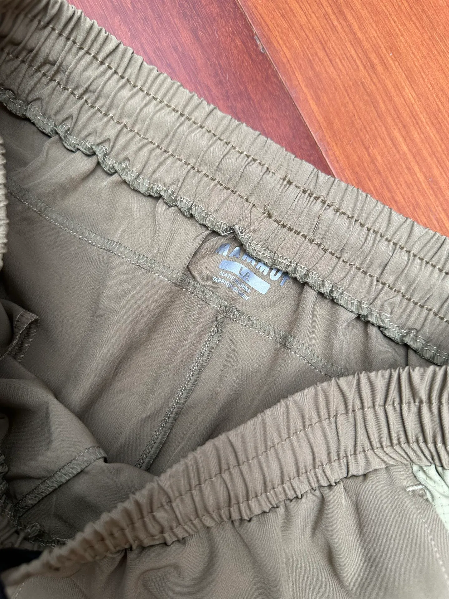 MAMMUT/ 95% ➕5% ， ， Breathable， 。 “ ”Buff。 Breathable ， ， 、 ， ， 。 ， 。 ， Classic Logo， Quality 。 ， 。 MAMMUT 。 ， ， 。 Citywalk ， ， ， ！ ：Black，Khaki， Sizes：L-3x L（ ：125 150 175 190）